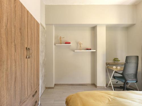 Koukaki 2 bedroom apartment - image 13