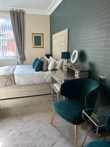 Ashbourne House - main image
