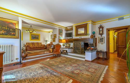 Közös társalgó / TV, Tuscany Villa Gorello. Villa in Toscana. Jacuzzi con tetto in cristallo,piscina in Puliciano