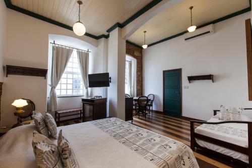 Luxury Family Room image 6