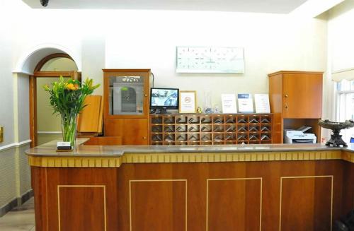 Olympic House Hotel - image 5