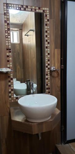 ห้องน้ำ, Hotel Viena in มอนโคลว่า