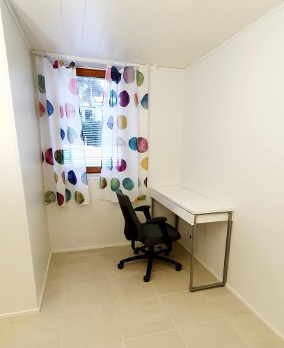 Two room 54m2 apt, WiFi, free parking, terrace, near central park, Helsinki (zdjęcie 8)