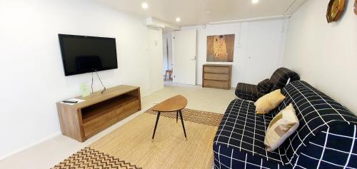 Two room 54m2 apt, WiFi, free parking, terrace, near central park, Helsinki (zdjęcie 4)