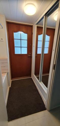 Two room 54m2 apt, WiFi, free parking, terrace, near central park in Eira