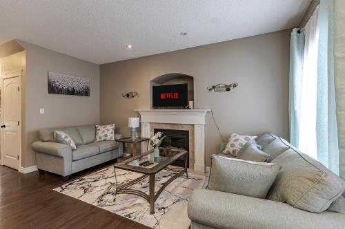 Lux-Home in Allard SW Edmonton - Accommodation