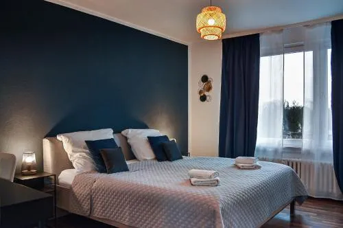 Deluxe! Hbf-Nähe mit Kingsize-Bett, 65 m2 in Duisburg, Deutschland