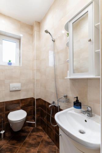 Victor Hugo Studio Room Type - Studio Apartment