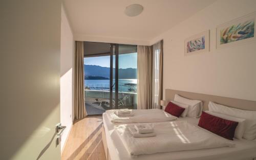 Apartment with Sea View image 10