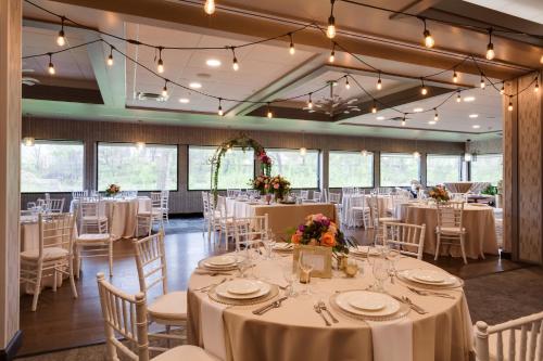 Holiday Inn Milwaukee Riverfront by IHG in Milwaukee, USA