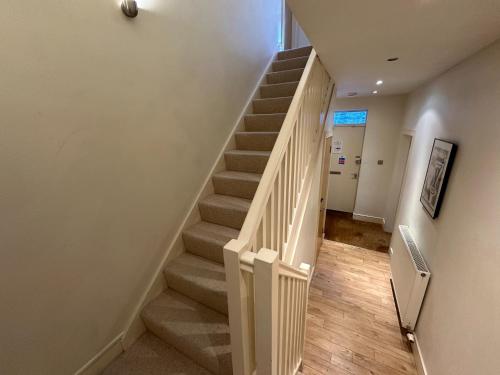 Apartment Thistle Lane - image 5