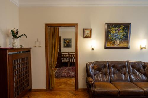NEU - 4 Zimmer, 4 Betten, 5 Min zum HBF, Terrasse, 160qm, Augsburg (fotografie 7)