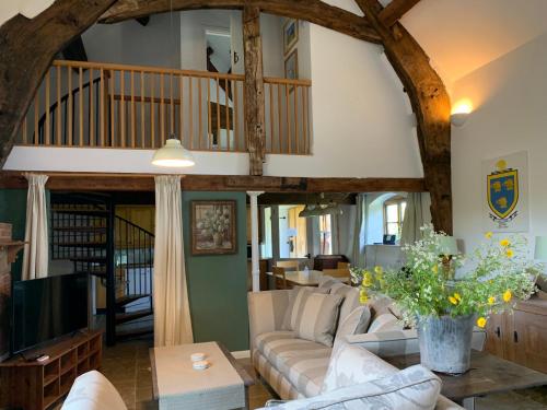 Unique 17c listed Barn in a Shropshire hamlet. in 奧爾布賴頓