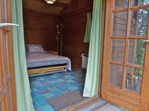 Bed & Happiness - main image