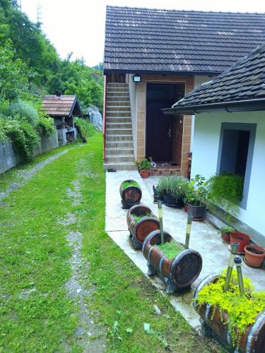 Vikendica Dragica 1 in Podnemić