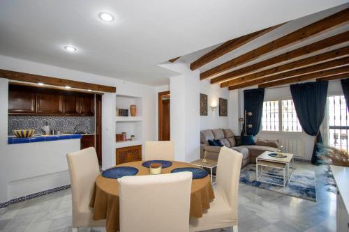 Buganvilla Apartment, 95m2, 3 Bedrooms, Terrace, 300m to Los Locos Beach in Torrevieja
