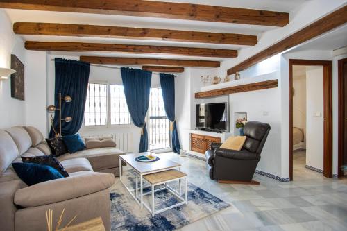 Shared lounge/TV area, Buganvilla Apartment, 95m2, 3 Bedrooms, Terrace, 300m to Los Locos Beach in Torrevieja