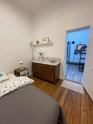 studio indépendant sans cuisine - Le coin cosy avec WIFI, Bruxelles (photo 9)