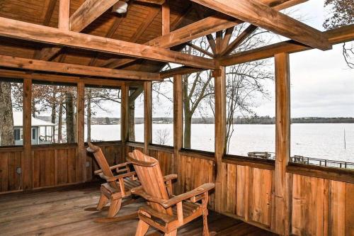 Cozy lakefront cabin with boat house and ramp on T