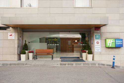 홀리데이 인 익스프레스 바르셀로나-몬트멜로 바이 IHG - 숙소 외관