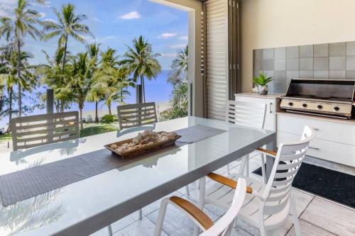 Dreamscape Haven - Your Palm Cove Poolside Paradise