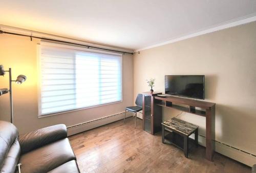 Comfortable entire 3BDR Apt in Laval Montreal