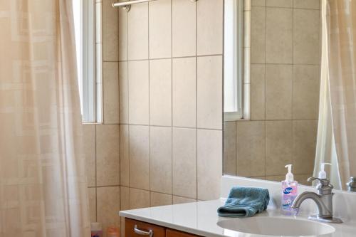 Orchid Suite in South Maui, across from the beach, 1 bedroom sleeps 4 Orchid Suite in South Maui, across from the beach, 1 bedroom sleeps 4