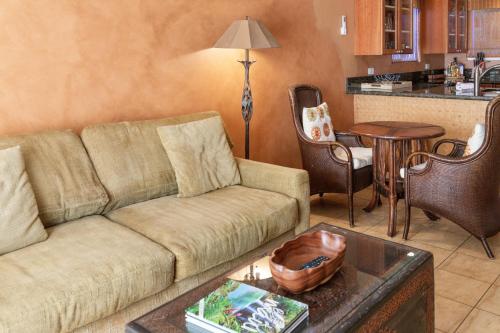 Orchid Suite in South Maui, across from the beach, 1 bedroom sleeps 4 Orchid Suite in South Maui, across from the beach, 1 bedroom sleeps 4