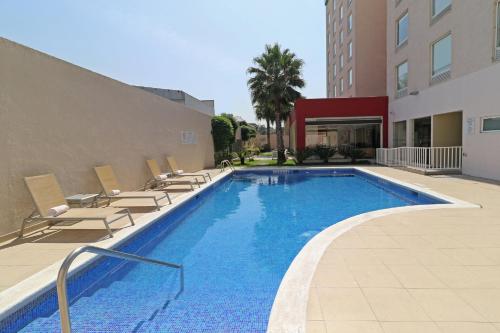 Holiday Inn Express & Suites Guadalajara Aeropuerto By IHG - 수영장