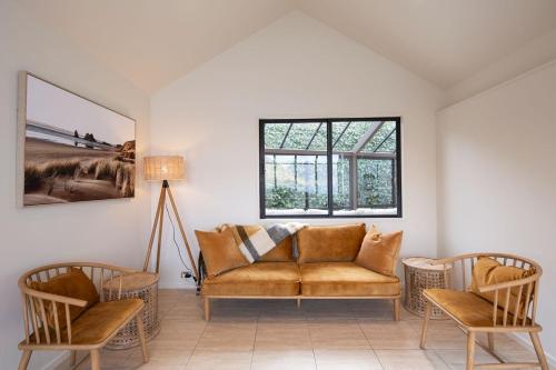 QT Paradise: Panoramic Views & Elegant Comfort - image 13