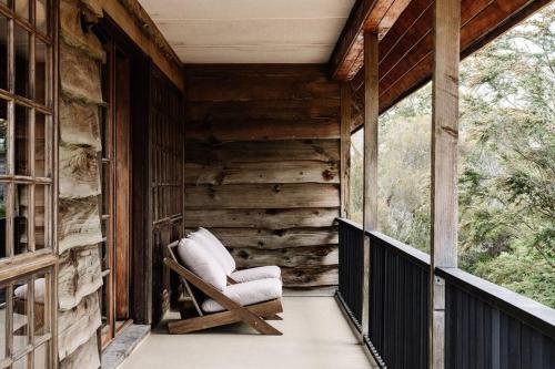 Balkons/terase, SABI Award Winning Designer Cabin in Binalongbeja