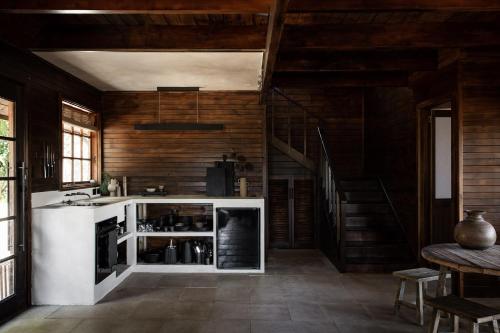 virtuve, SABI Award Winning Designer Cabin in Binalongbeja