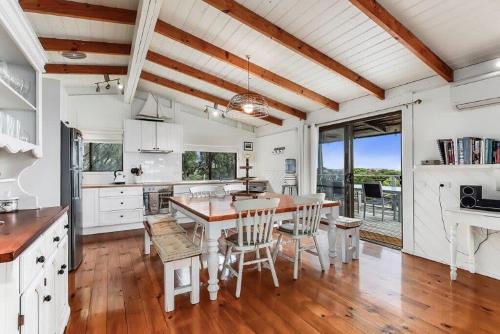 LONGUSTINE - Pet Friendly, Robe