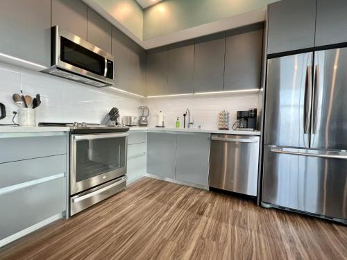 Large Hollywood Corner 2 Bedroom with Private Balcony, Los Ángeles (foto 8)