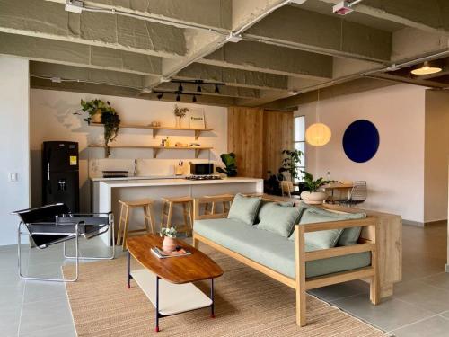 Captivating 2BR with Balcony in Laureles, Medellín (Foto 7)