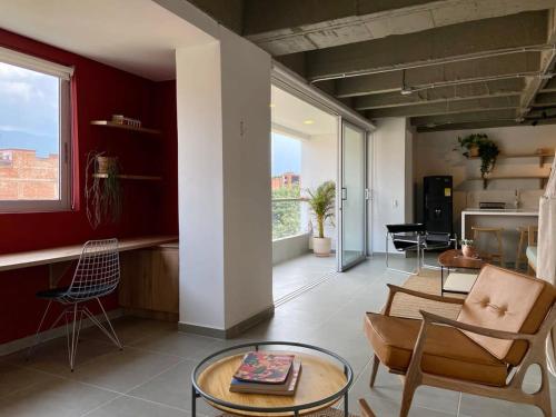 Captivating 2BR with Balcony in Laureles, Medellín (Foto 6)