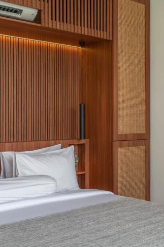Villa Luna : Brand New 4BR Villa With 180° Rice Field Views - image 3