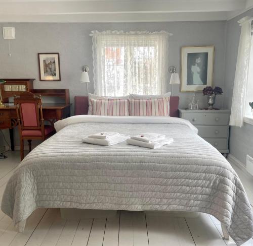 1 queen bed