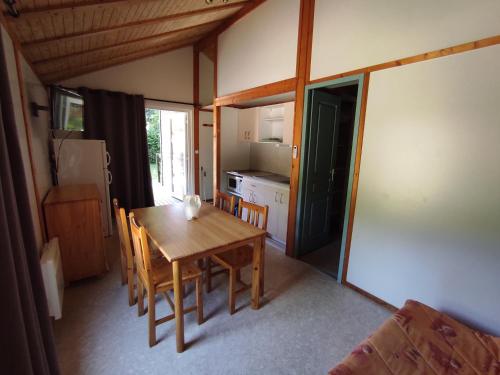 2 bedrooms, 4 beds