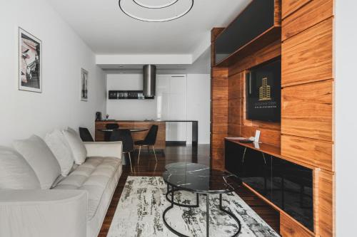 J&K Platinum Towers Room Type - Deluxe King Suite