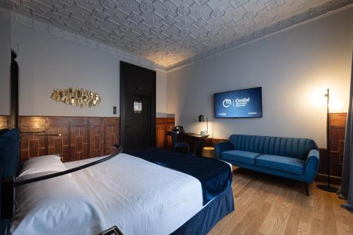 Deluxe Room image 3