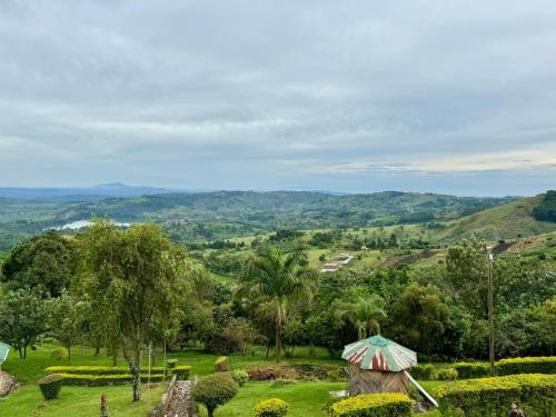 Skats, Top of the World Lodges Fort Portal in Kibale