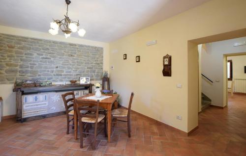 Amazing Home In Pian Del Ponte With Wi-fi