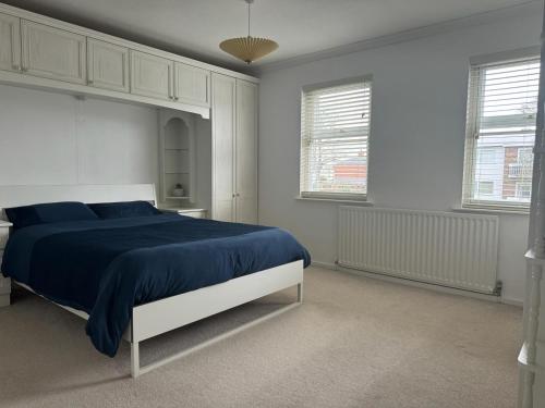 Town Centre, top floor 2 bed apartment with parking, Stratford-upon-Avon (photo 8)