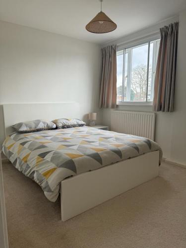 Town Centre, top floor 2 bed apartment with parking, Stratford-upon-Avon (photo 11)