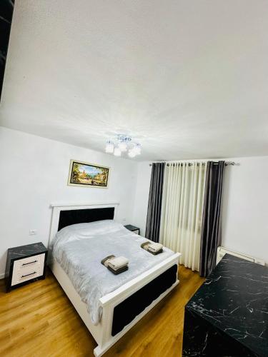 Lit Apartment, Tirana (photo 6)