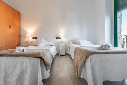 2 bedrooms, 4 beds