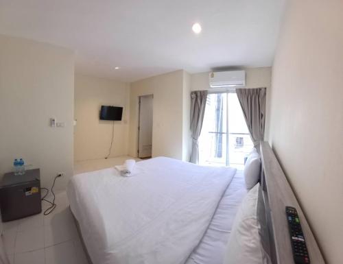Main image of Lucky Seven Patong