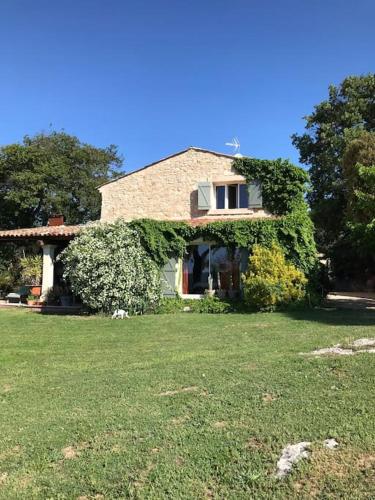 Magnifique Mas provençal dans le Luberon avec vue - Location, gîte - Pierrevert