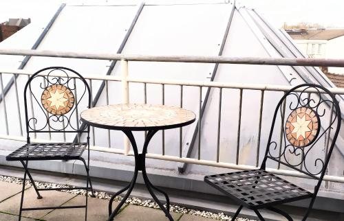 陽台/露台, Super Penthouse #9 oder Studio #6 mit Aufzug, Terrasse & Wintergarten im Zentrum in 埃施韋勒